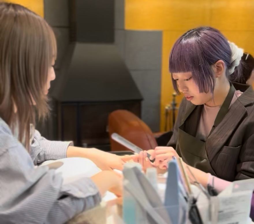 ネイルやメイクなど、興味を持てる入口はいくつもあります